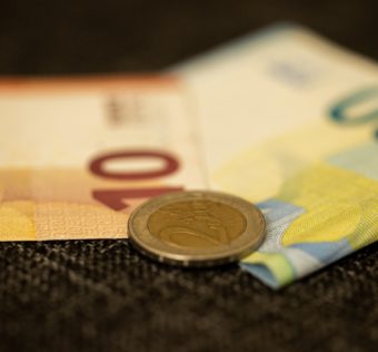 Euro Coin Money Savings Cash  - Engin_Akyurt / Pixabay