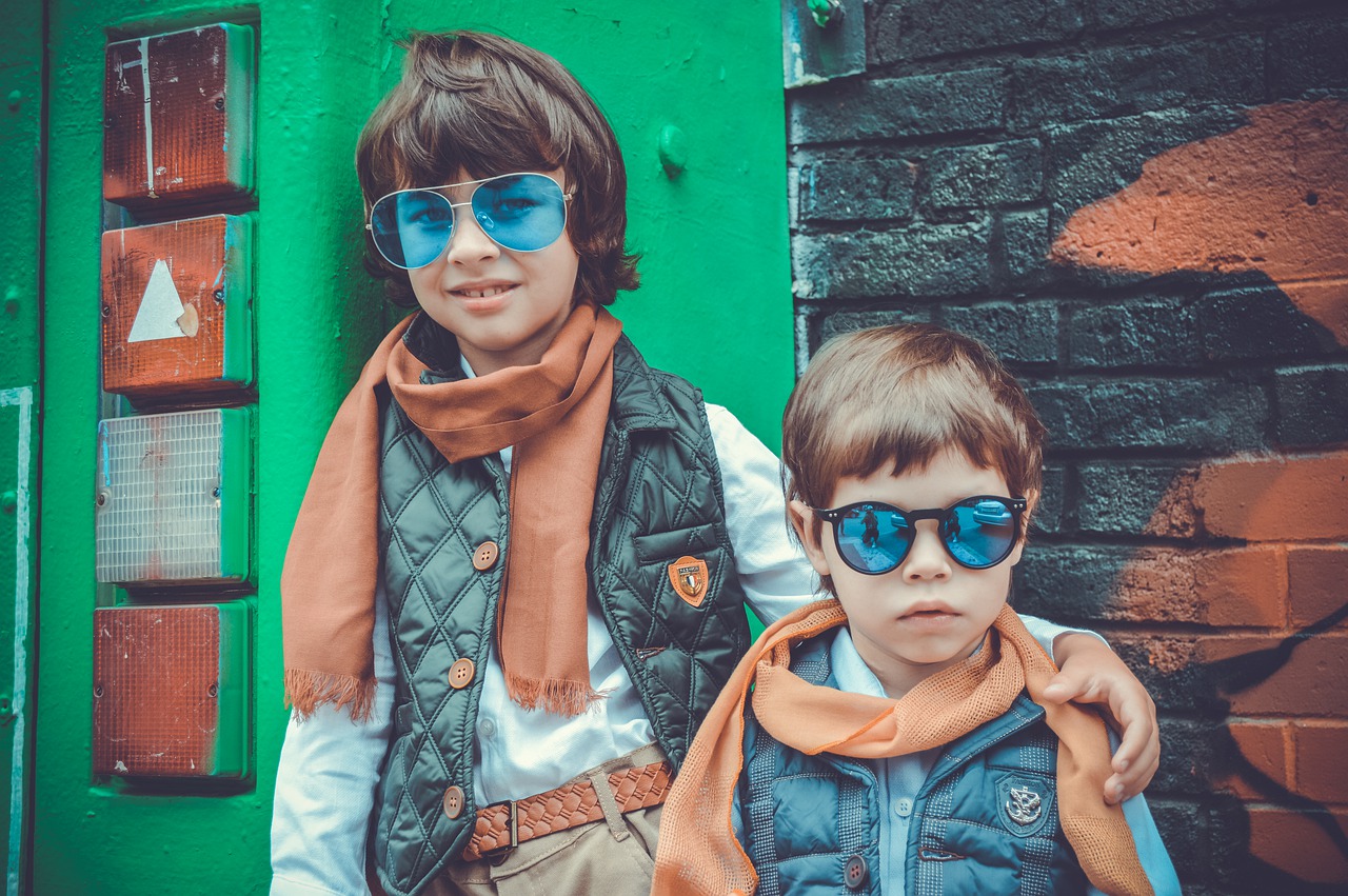 Kids Fashion Scarf Portrait  - Vic_B / Pixabay